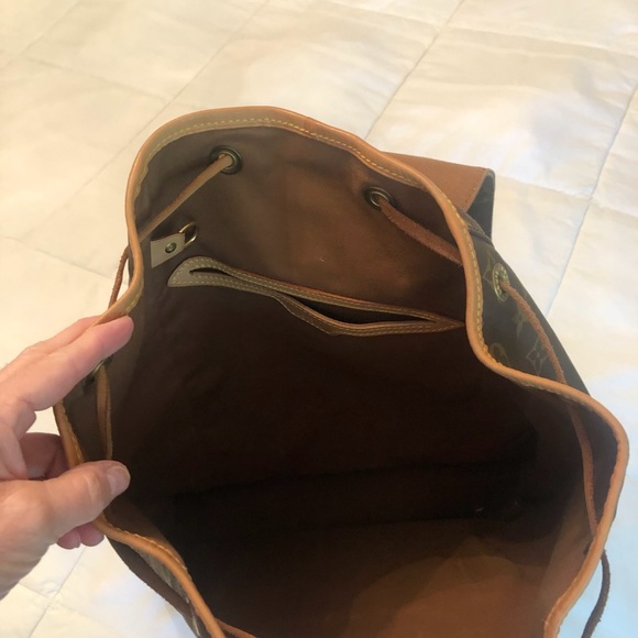 Louis Vuitton Backpack - Picture 3 of 16